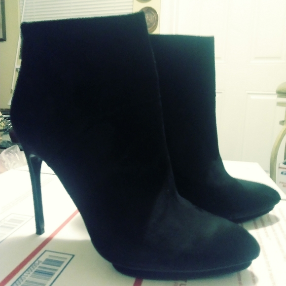 Zara Shoes - ZARA WOMAN BLACK SUEDE SHOES 👠 SIZE 11 LADY,A FABULOUS GIFTING.🎁